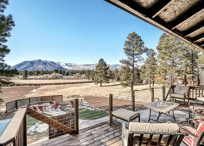 Holiday home Large And Unique With A Private Hot Tub And Fire Pit With View Of Mt. Eldon