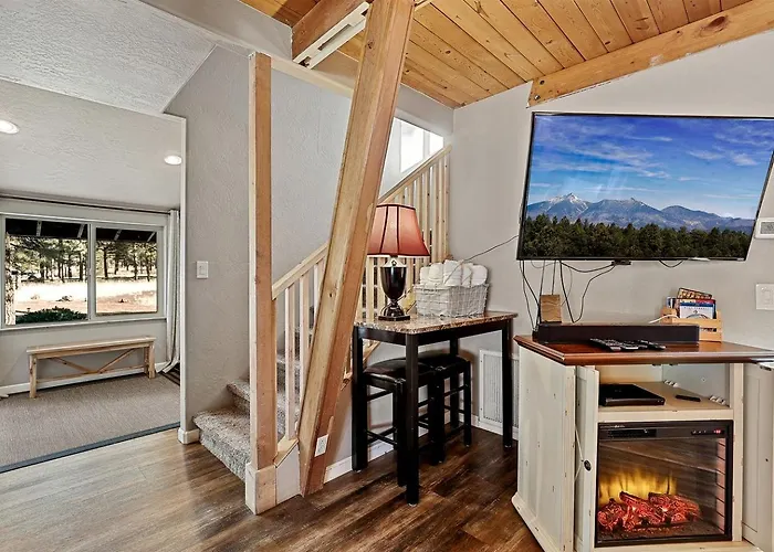 Holiday home Large And Unique With A Private Hot Tub And Fire Pit With View Of Mt. Eldon Flagstaff