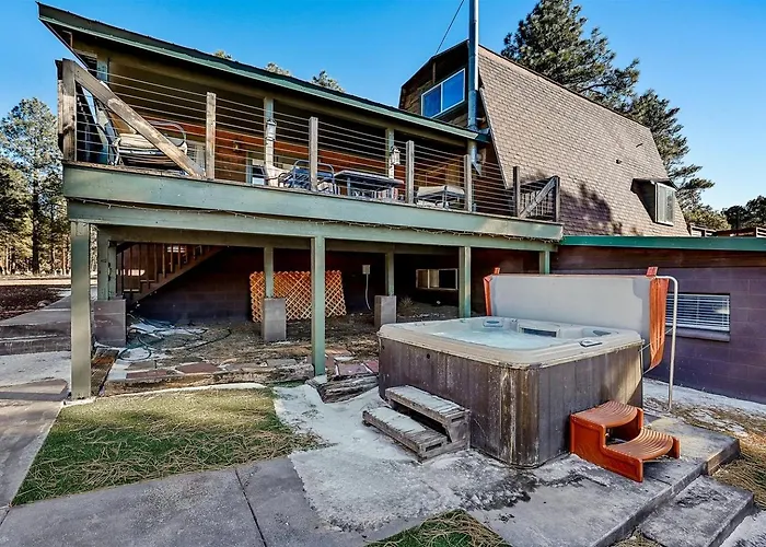 Holiday home Large And Unique With A Private Hot Tub And Fire Pit With View Of Mt. Eldon Flagstaff
