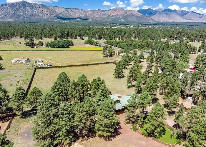 Large And Unique With A Private Hot Tub And Fire Pit With View Of Mt. Eldon *