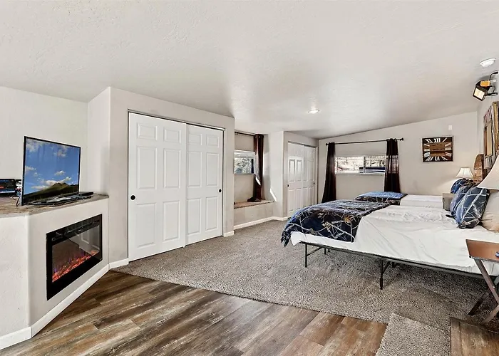 Large And Unique With A Private Hot Tub And Fire Pit With View Of Mt. Eldon * Flagstaff