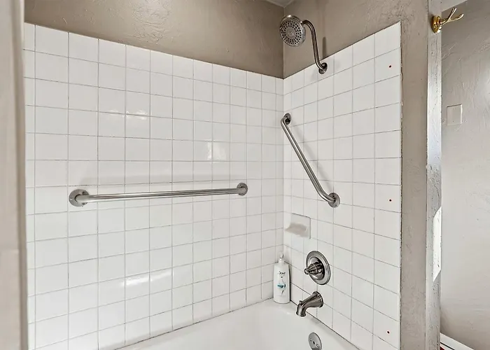 Large And Unique With A Private Hot Tub And Fire Pit With View Of Mt. Eldon Holiday home *