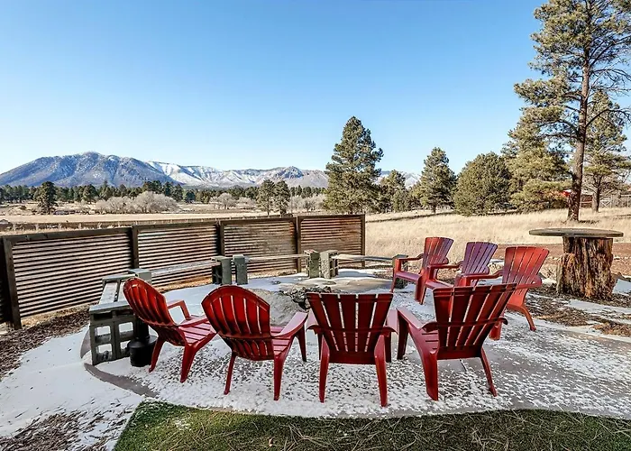 Large And Unique With A Private Hot Tub And Fire Pit With View Of Mt. Eldon Holiday home